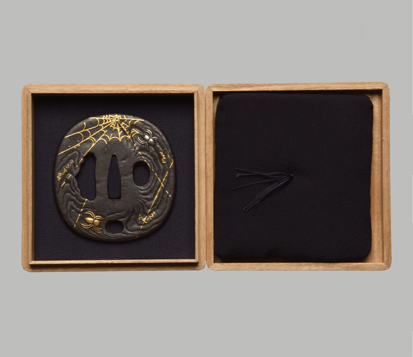 - Tsuba - Edo Higo Kumagai "sasagani (笹蟹, spider, spider web) - NBTHK Tokubetsu Kicho Token 肥後 熊谷