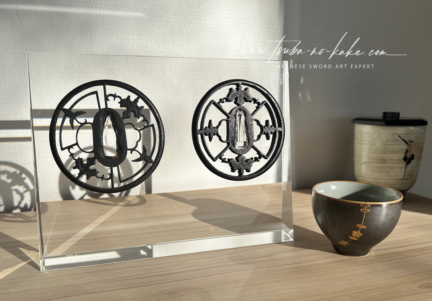 Daisho Tsuba Stand - glass