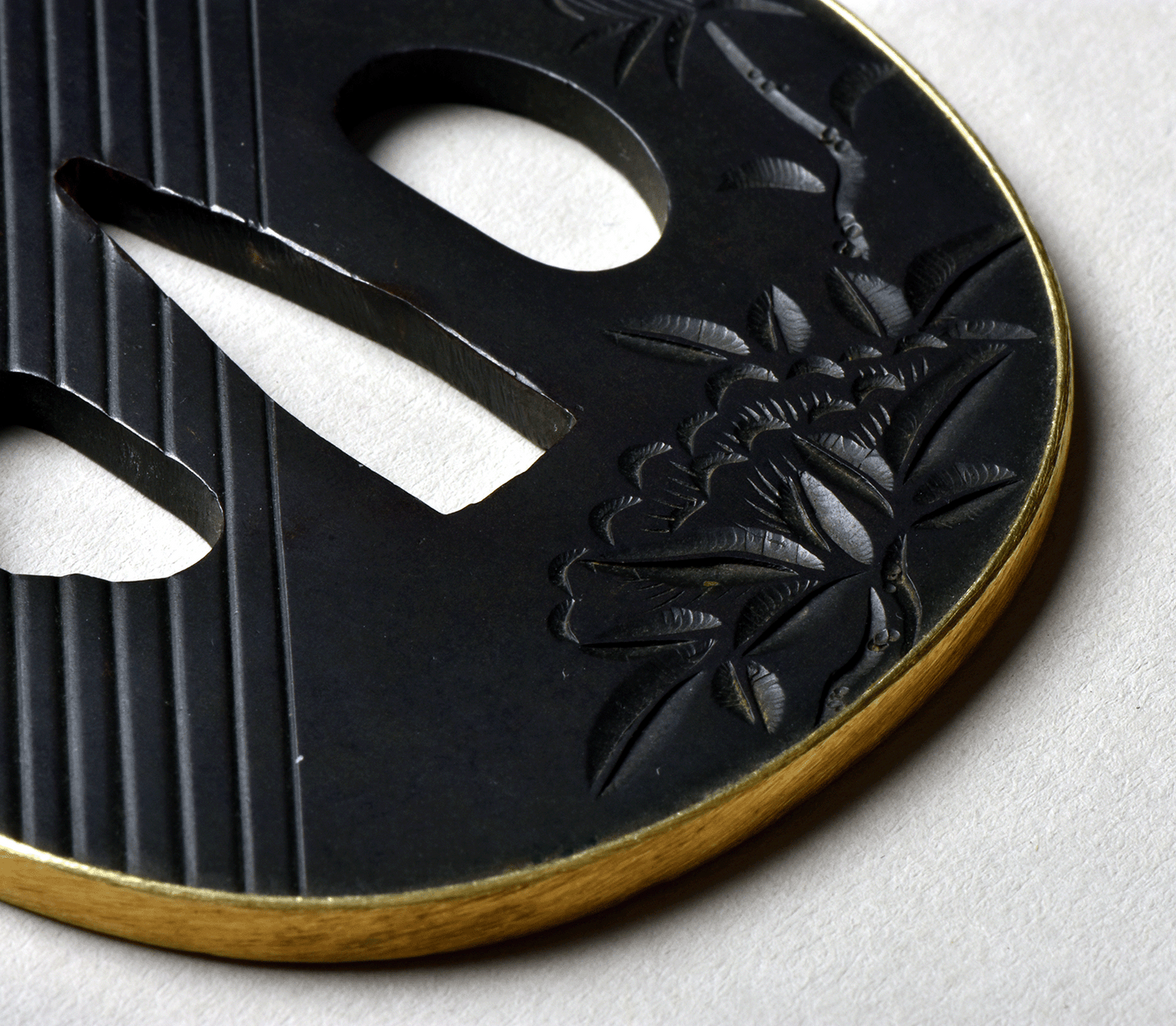Tsuba - Sochi (宗知) Taki jima - NBTHK Tokubetsu Kicho Hozon, Kanzan Sato Hakogaki
