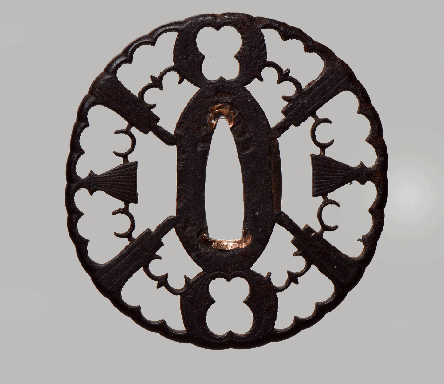 Tsuba - Akasaka | 赤坂忠重 - Akasaka den Tadashige