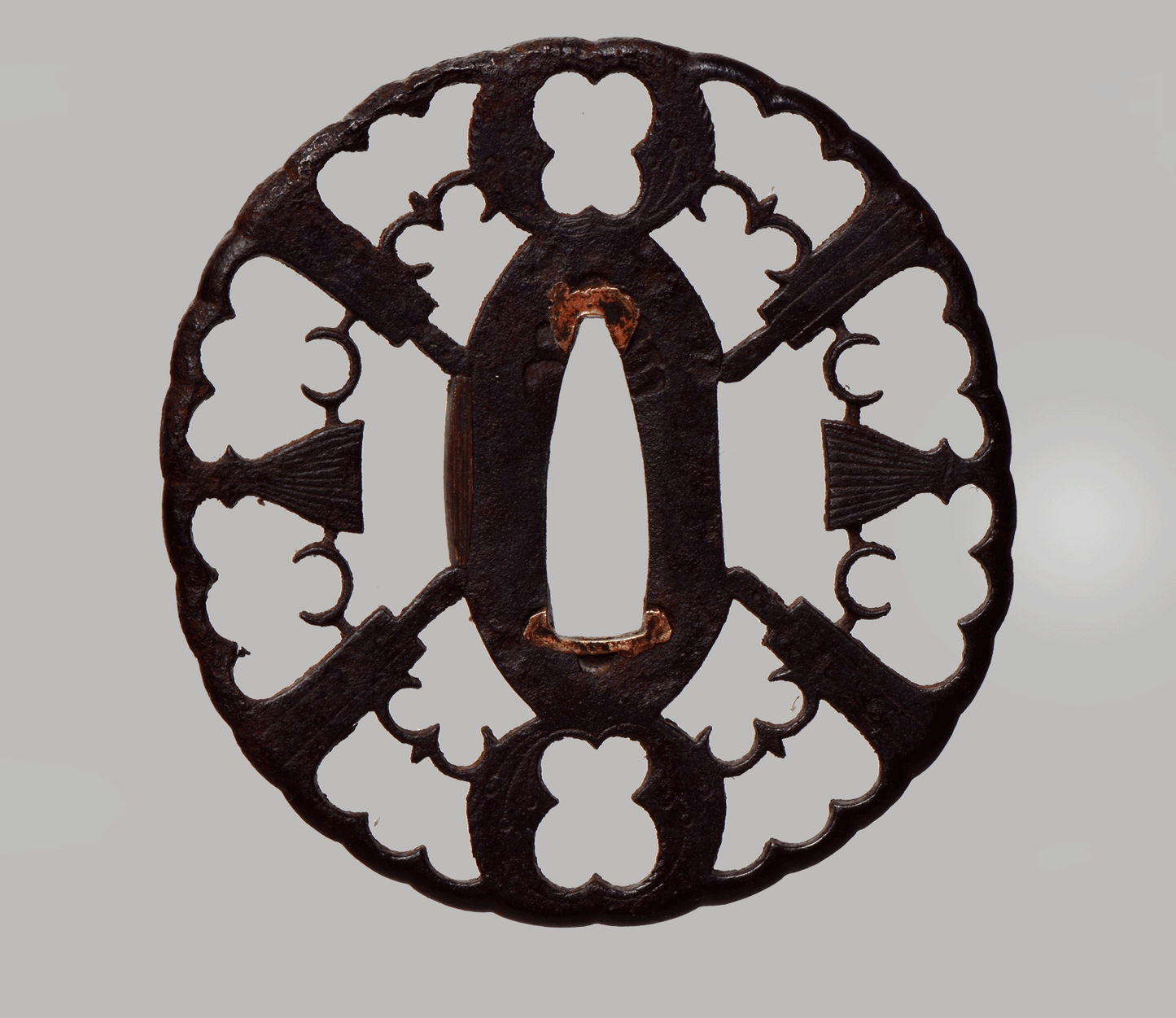 Tsuba - Akasaka | 赤坂忠重 - Akasaka den Tadashige