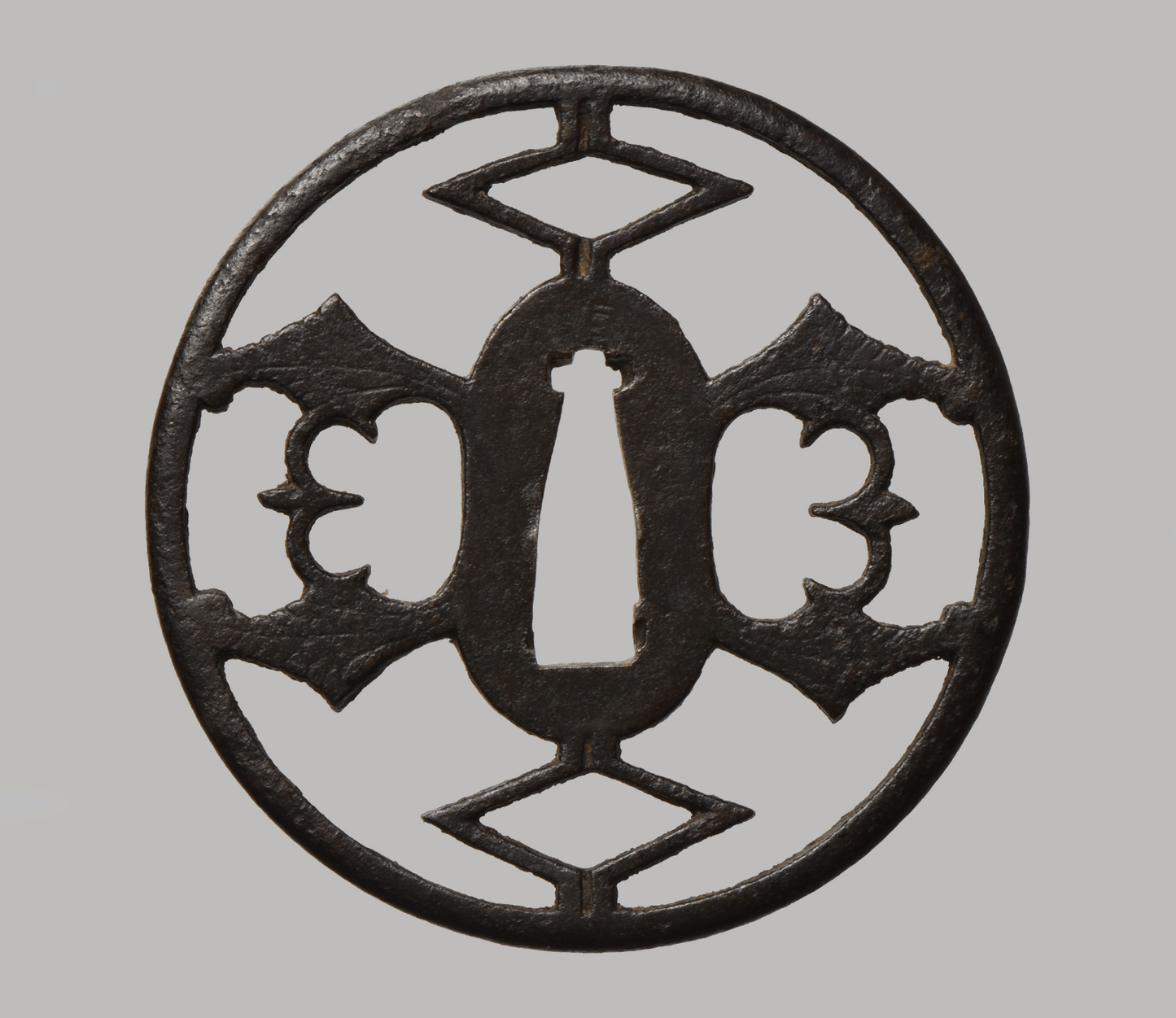 - Tsuba – Akasaka School, with Owari and Ko-Shoami influence