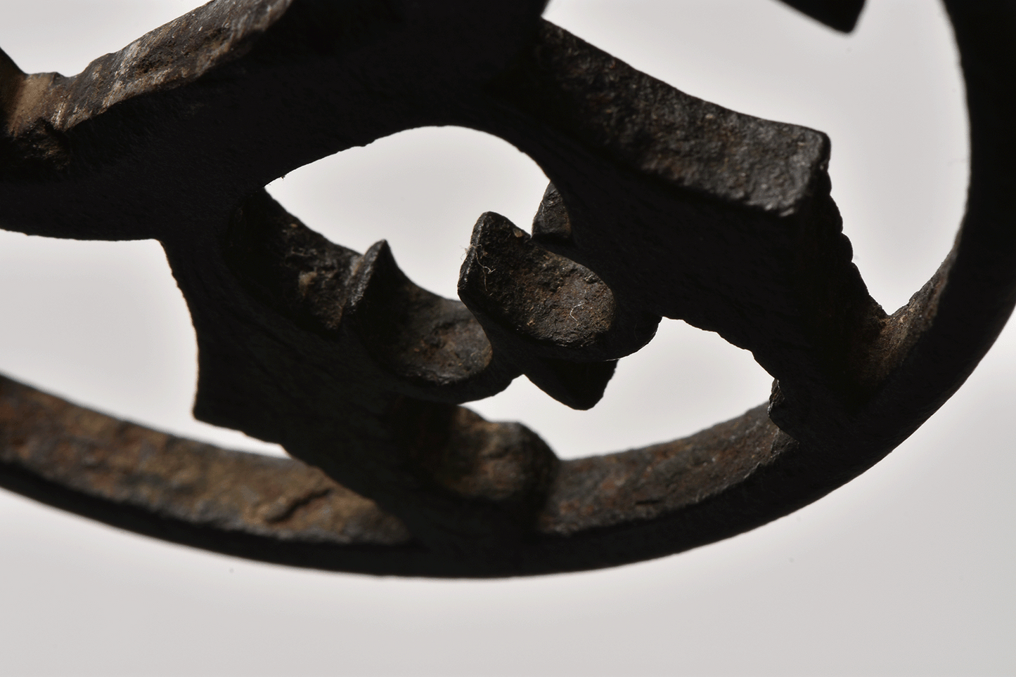 - Tsuba – Akasaka School, with Owari and Ko-Shoami influence