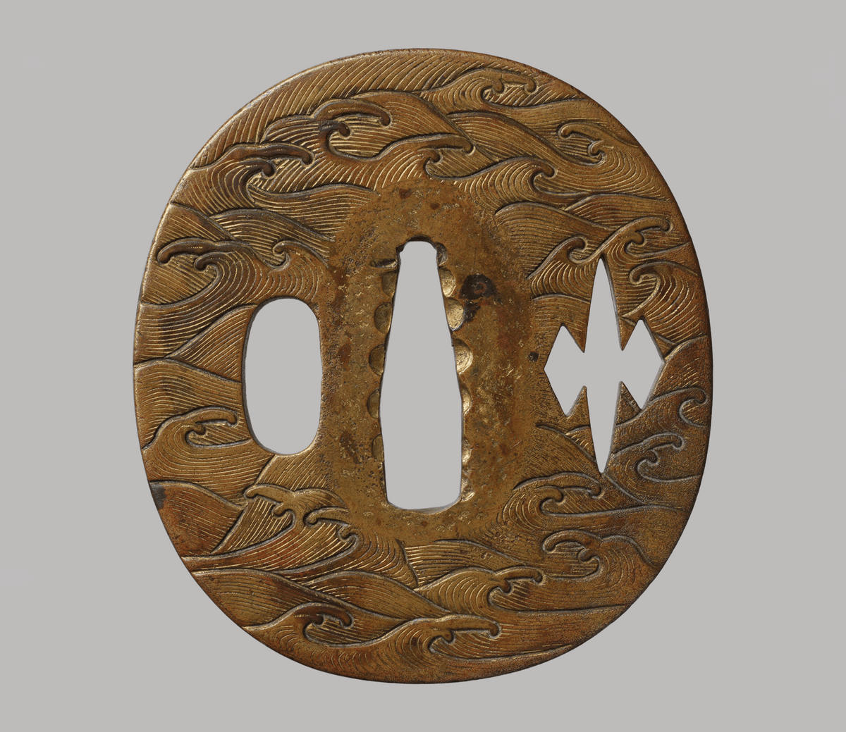 - Tsuba - Ko-Kinko Sentoku Nami Tsuba — Box & Cushion