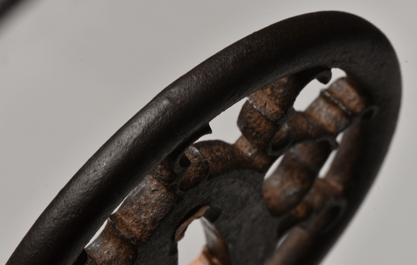 Tsuba Akasaka 3rd Master - 8 Karigane