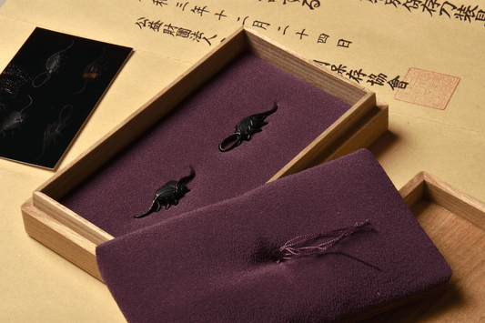 - Menuki - koorogi by Akiyoshi (明義) NBTHK Tokubetsu Hozon