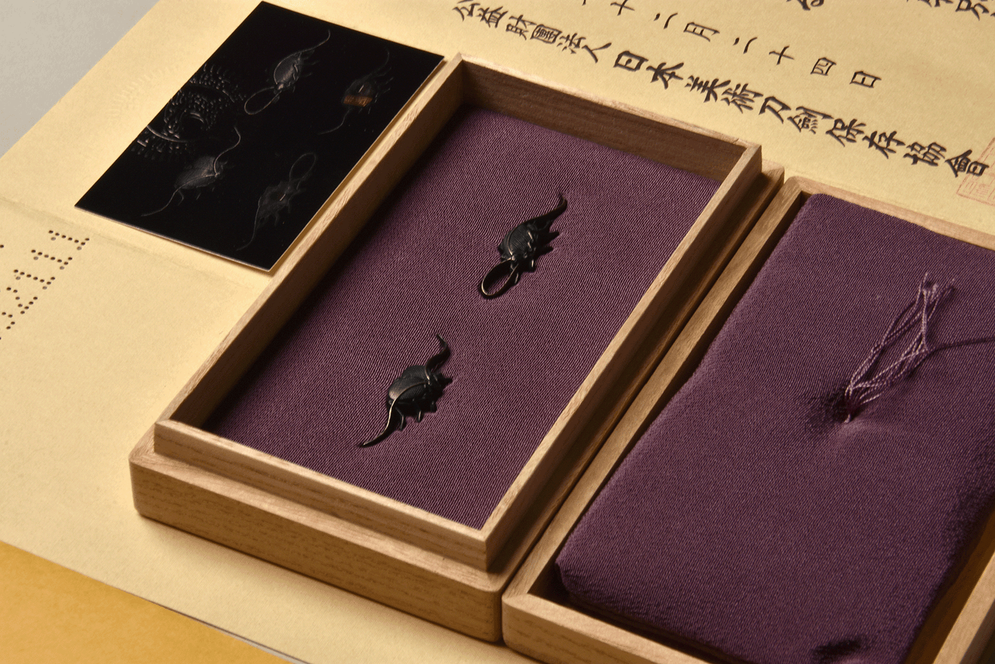 - Menuki - koorogi by Akiyoshi (明義) NBTHK Tokubetsu Hozon