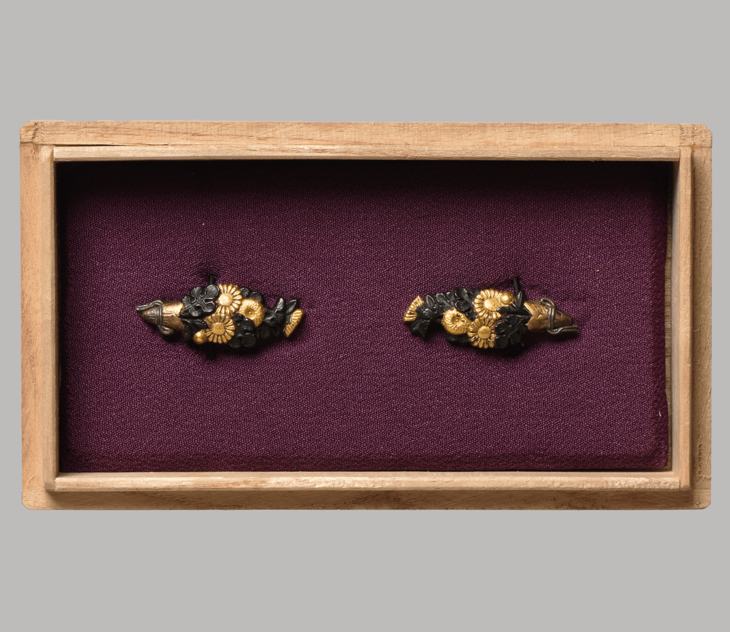 Menuki Chrysanthenum Bouqet, Ko-Kinko NBTHK Hozon