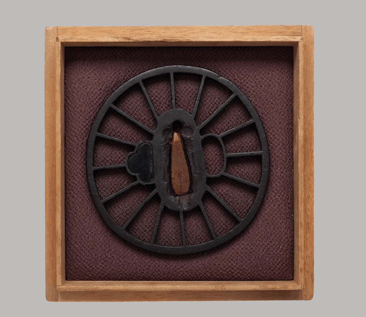 Tsuba - Kyo Sukashi - Momoyama - NBTHK Tokubetsu Kicho Hozon