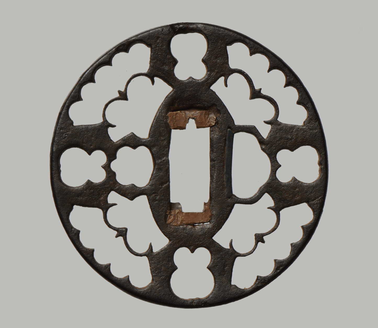 Tsuba - Owari Karigane - Muromachi