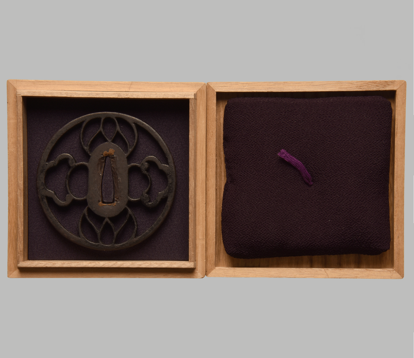 Tsuba - large floral Owari 80,9 mm ! - NBTHK Hozon OWARI